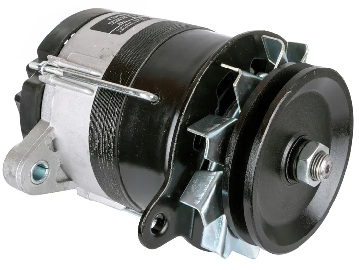 T-25 WŁADIMIREC ALTERNATOR 50A 700W Z REGULATOREM 14V WZMOCNIONY DUŻE KOŁO
