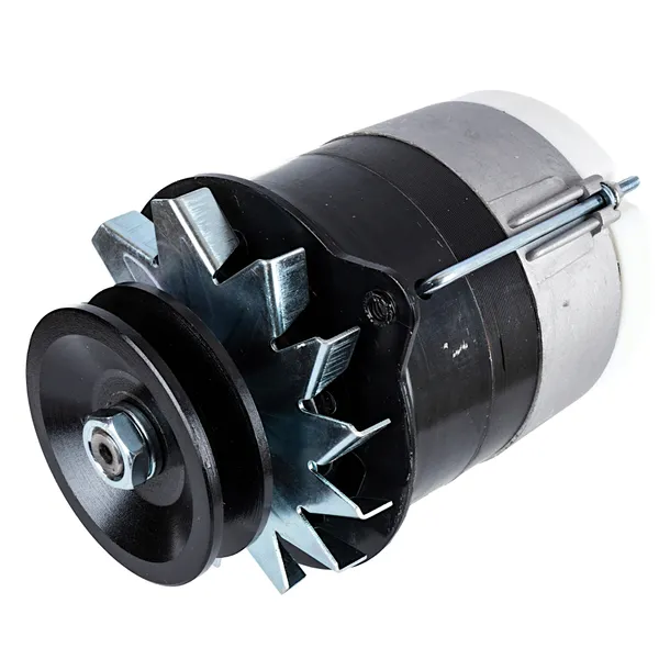 ALTERNATOR MTZ 80 82 BELARUS 700W 50A Z MAŁYM KOŁEM PASOWYM NA 1 PASEK D243