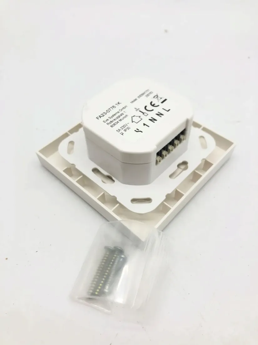 przelacznik-eve-light-switch-bluetooth-stan-powystawowy