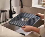 mata-do-zlewu-s-sinkshield-joseph-joseph-material-tworzywo-sztuczne