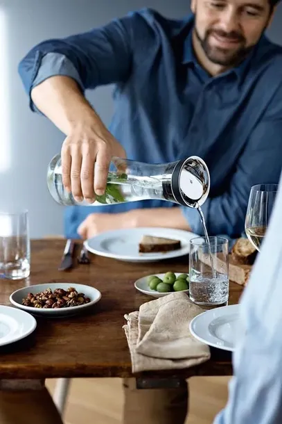 karafka-2-szklanki-basic-wmf-kolor-czarny-przezroczysty-srebrny