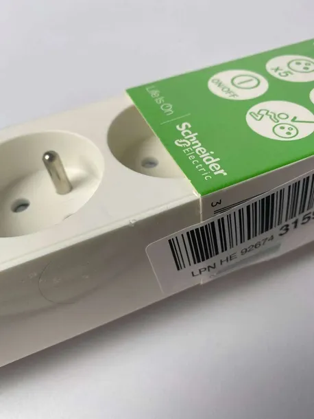 gniazdo-elektryczne-scienne-schneider-electric-bialy-dlugosc-37-cm