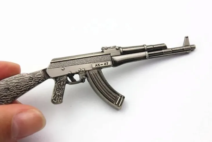brelok-do-kluczy-ak-47-karabin-stan-nowy