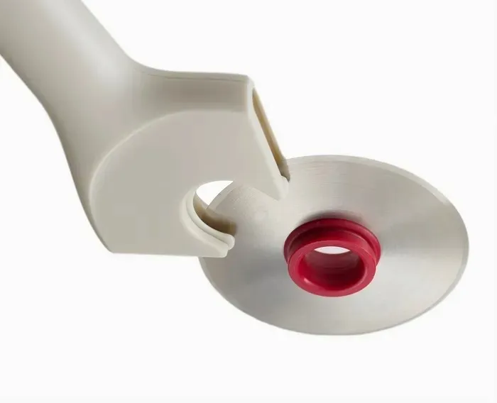 noz-do-pizzy-ringo-joseph-joseph-kod-produktu-20232