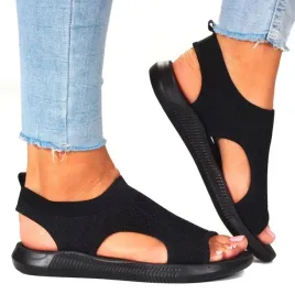 czarne-sportowe-sandaly-damskie-na-gumce-siatka