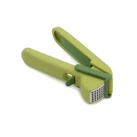 wyciskacz-do-czosnku-clean-force-joseph-joseph