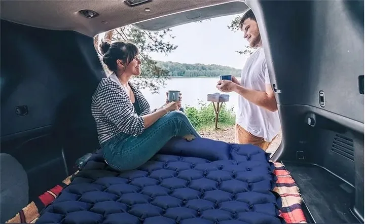 mata-materac-samopompujacy-pompka-gratis