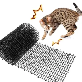 kratka-odstraszajaca-koty-mata-z-kolcami-dla-kota