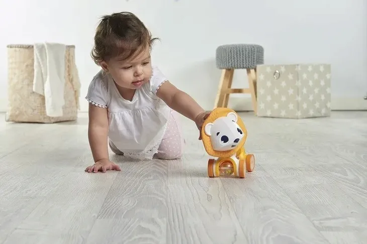 interaktywna-zabawka-tiny-love-lew-leonardo-wiek-dziecka-0