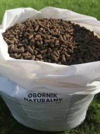 naturalny-nawoz-do-roslin-obornik-obomix-konsko-kurzy-granulowany-40-litrow