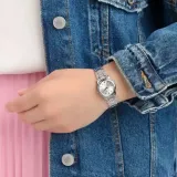 zegarek-damski-casio-ltp-v002d-7audf-ksztalt-koperty-okragla