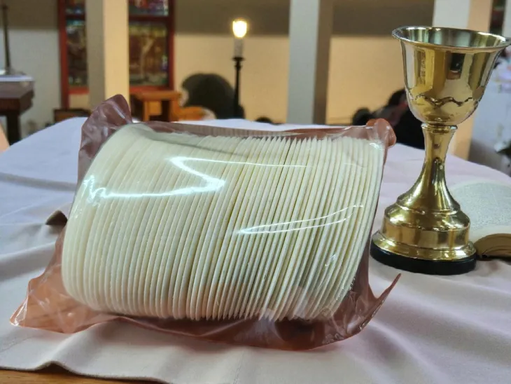 Hostie liturgiczne grube 70 mm, grubość 1,7 mm – opakowanie 50 sztuk