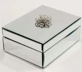 szkatulka-srebrna-glamour-kasetka-na-bizuterie-material-szklo