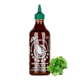 sos-sriracha-60percent-chilli-z-kolendra-extra-ostry-tajski-flying-goose-455ml