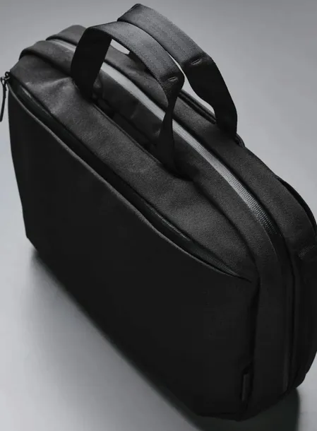 torba-na-laptopa-plecak-alpaka-elements-tech-brief-pro-black-plec-produkt-uniseks-stan-nowy