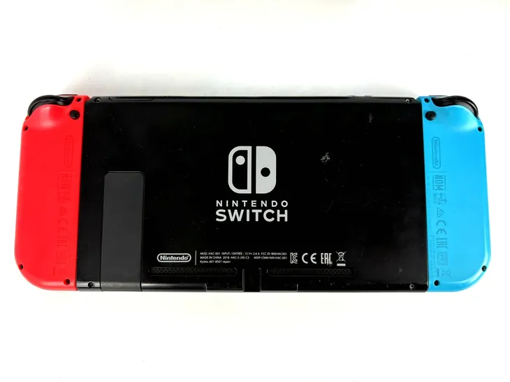 konsola-nintendo-switch-zestaw-pal-liczba-kontrolerow-w-zestawie-1
