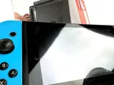 konsola-nintendo-switch-komplet-pal-kolor-bialy