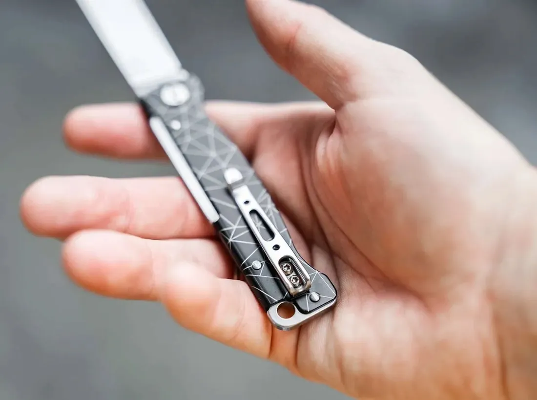 noz-boker-plus-atlas-black-polygon