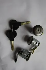 zestaw-zamkow-przod-bagazni-citroen-berlingo-xsara