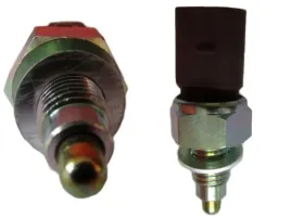 wlacznik-swiatel-cofania-czujnik-vw-passat-b6-b7