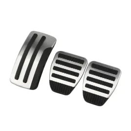 nakladki-na-pedaly-nissan-qashqai-i-renault-clio-4