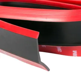 spojler-plus-guma-na-zderzak-z-czerwonym-paskiem