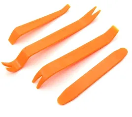 plastikowe-sci-gacze-do-podwazania-elemntow-tapicerki