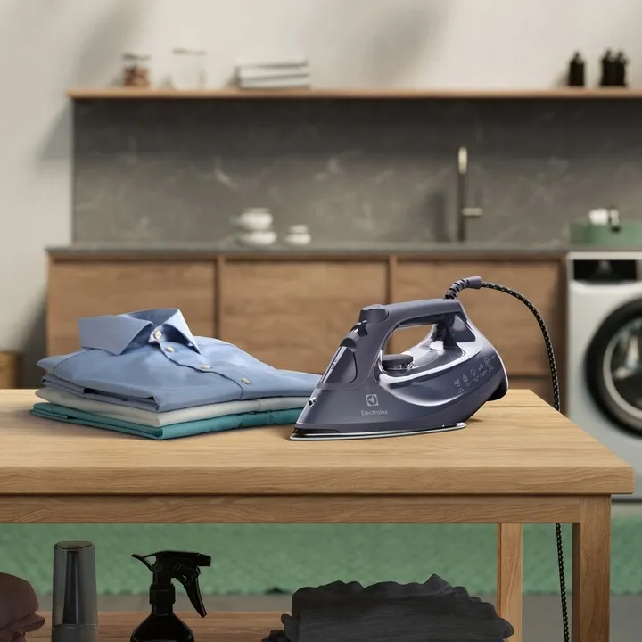 zelazko-electrolux-e6si1-4mn