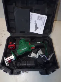 parkside-akumulatorowa-pila-do-galezi-z-akumulatorem-i-ladowarka