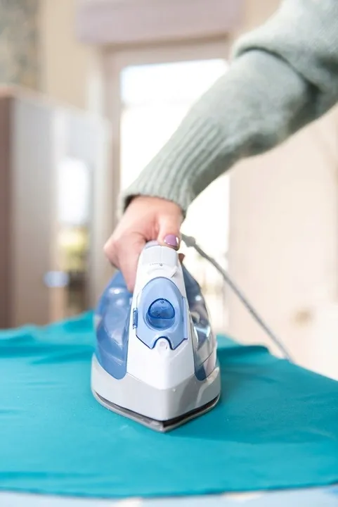 zelazko-parowe-ceramiczne-first-austria