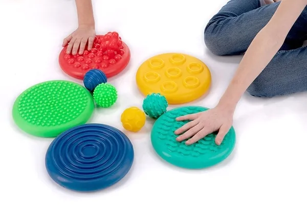 gra-tullo-sensoryczne-dyski-3-lata-material-guma
