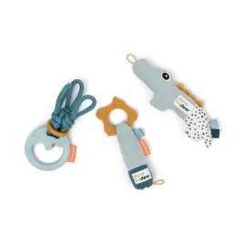 zestaw-grzechotek-done-by-deer-4313592-niebieski-3-sztuki