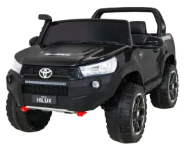 pojazd-pickup-toyota-hilux-czarna