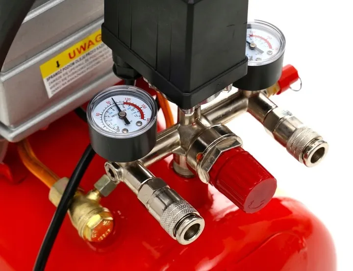 kompresor-olejowy-sprezarka-24l-9-bar-gratis-zestaw-6w1-2x-olej-1l