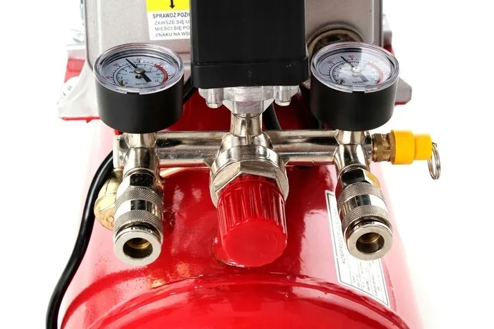 kompresor-olejowy-sprezarka-24l-9-bar-gratis-zestaw-6w1-2x-olej-1l-stan-nowy