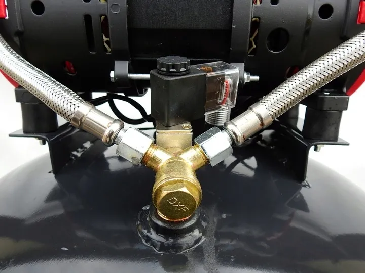 pofesjonalny-10-bar-kompresor-sbn-bezolejowy-8l-sprezarka-powietrza-cichy-stan-nowy-stan-opakowania-oryginalne