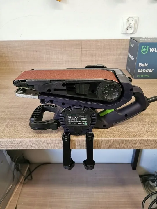 szlifierka-tasmowa-czyszczarka-do-drewna