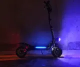 tomini-h09-pro-cechy-dodatkowe-klakson-oswietlenie-pompowane-kola-predkosciomierz-skladana-stopka