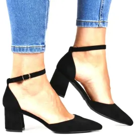 czolenka-z-paskiem-seastar-298p-czarne-zamszowe