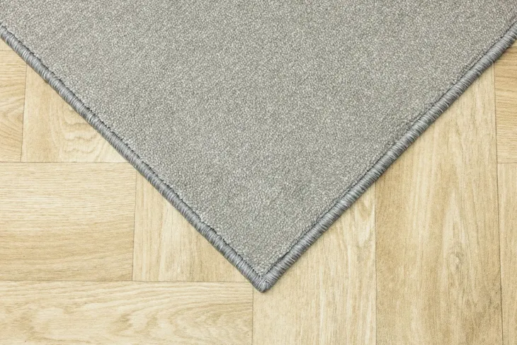 dywan-szary-gladki-na-filcu-gruby-do-sypialni-dziecka-cancun-200x200-cm-kod-produktu-w-cancun-279-grubosc-15-mm