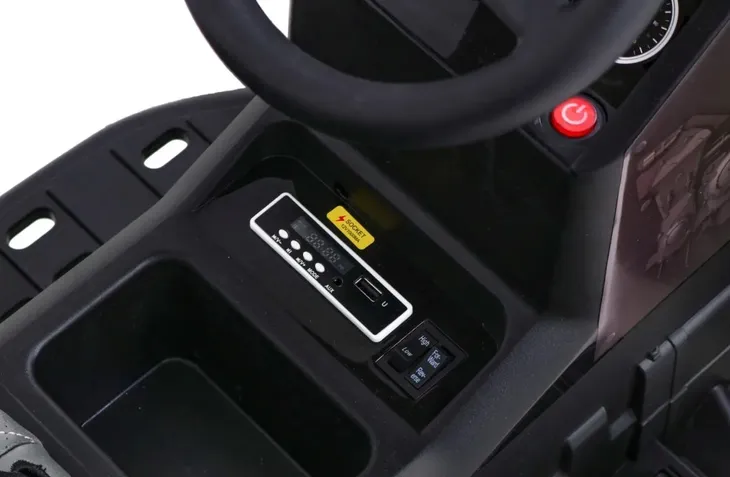 traktor-titanium-z-przyczepa-czarny-stan-nowy-kolor-wielokolorowy