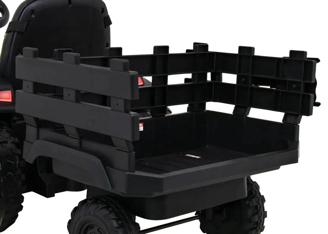 traktor-titanium-z-przyczepa-czarny