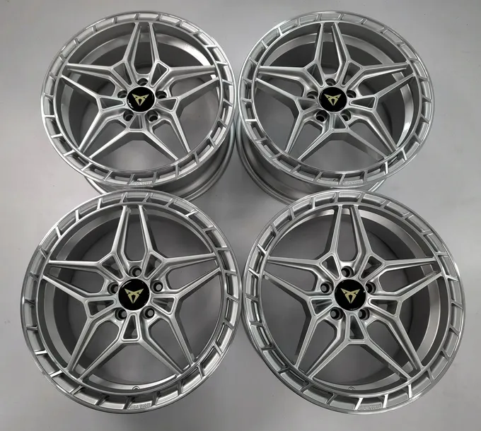 nowe-alufelgi-cupra-19-born-liczba-felg-w-ofercie-4-szt