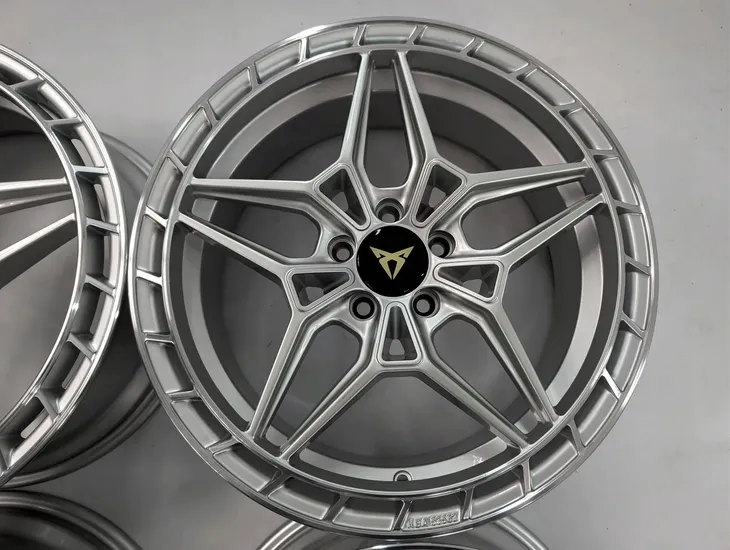 nowe-alufelgi-cupra-19-born-wzor-wieloramienne