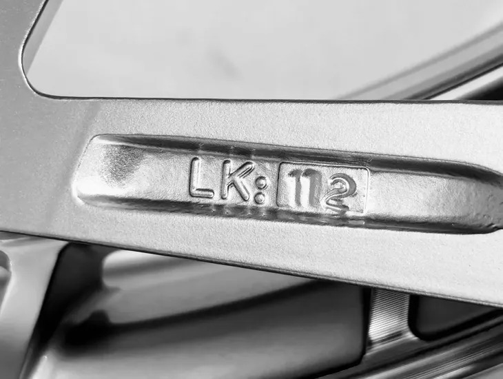 nowe-alufelgi-cupra-19-born-wykonczenie-si-srebrne