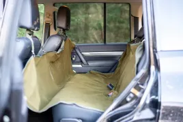 mata-bez-bokow-eurohunt-do-samochodu-dla-psa-na-cala-kanape