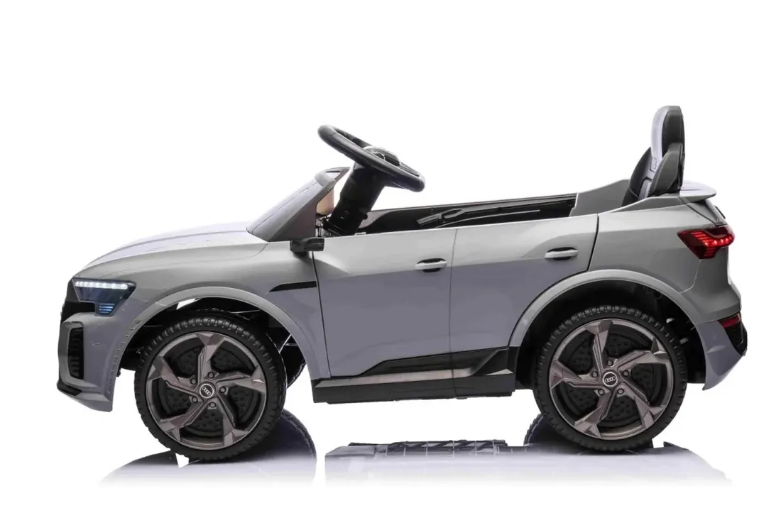 pojazd-audi-sq8-szary-stan-nowy