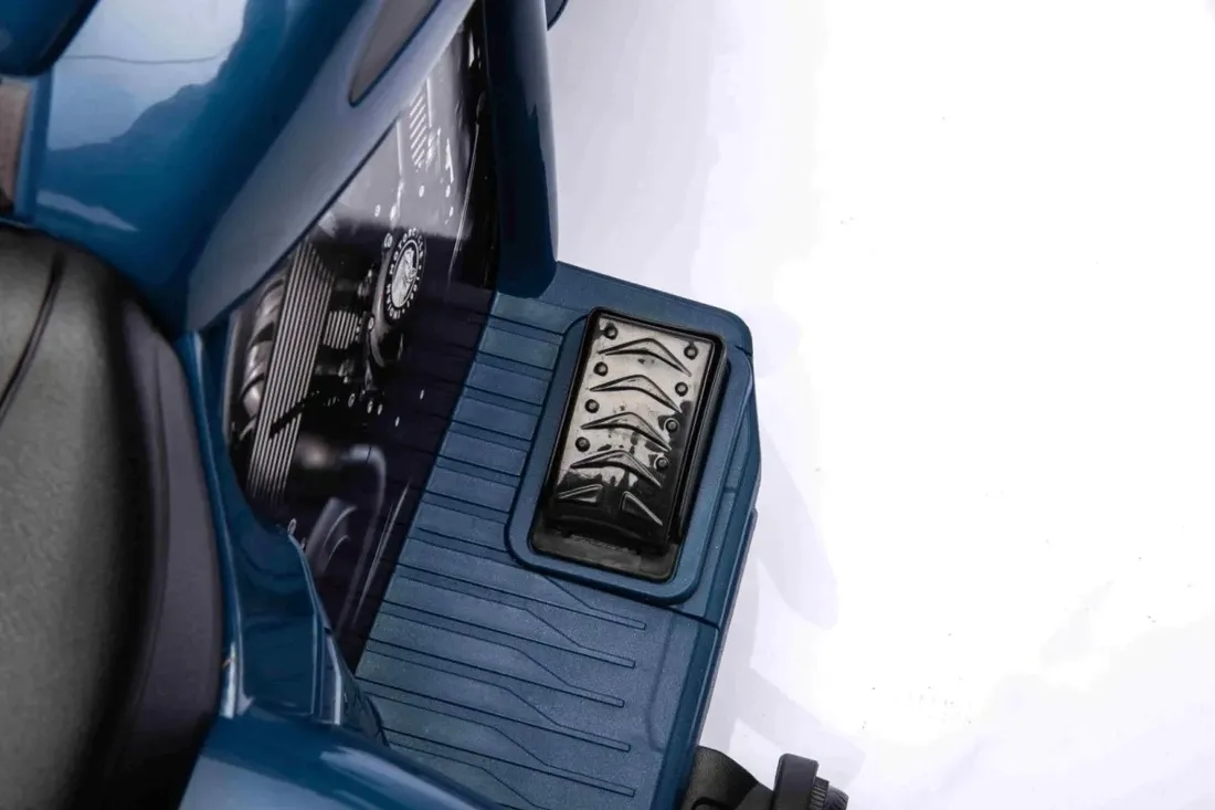 pojazd-chopper-indian-niebieski-stan-nowy