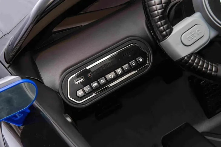 pojazd-mini-concept-aceman-czarny-stan-nowy-kolor-wielokolorowy