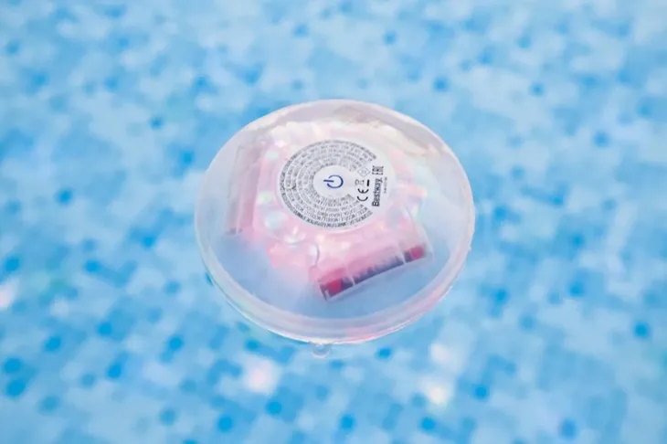 lampka-led-basenowa-bestway-kod-producenta-58419-marka-ramiz